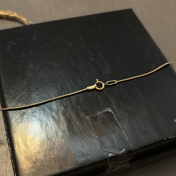 Elegant Gold Necklace with Purple Amethyst Accents - Picture 8 of 8